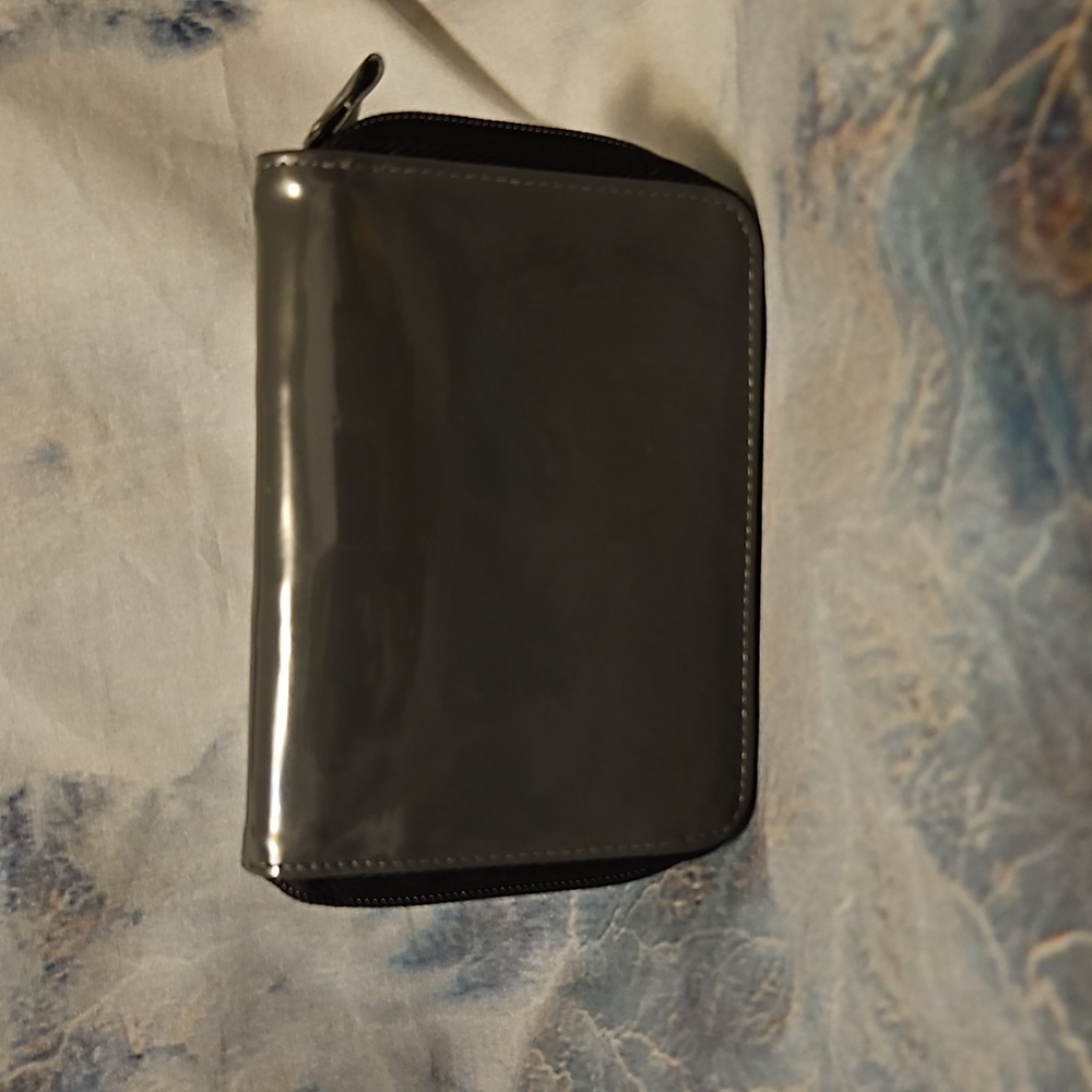 Mossimo Wallet - Picture 4 of 6